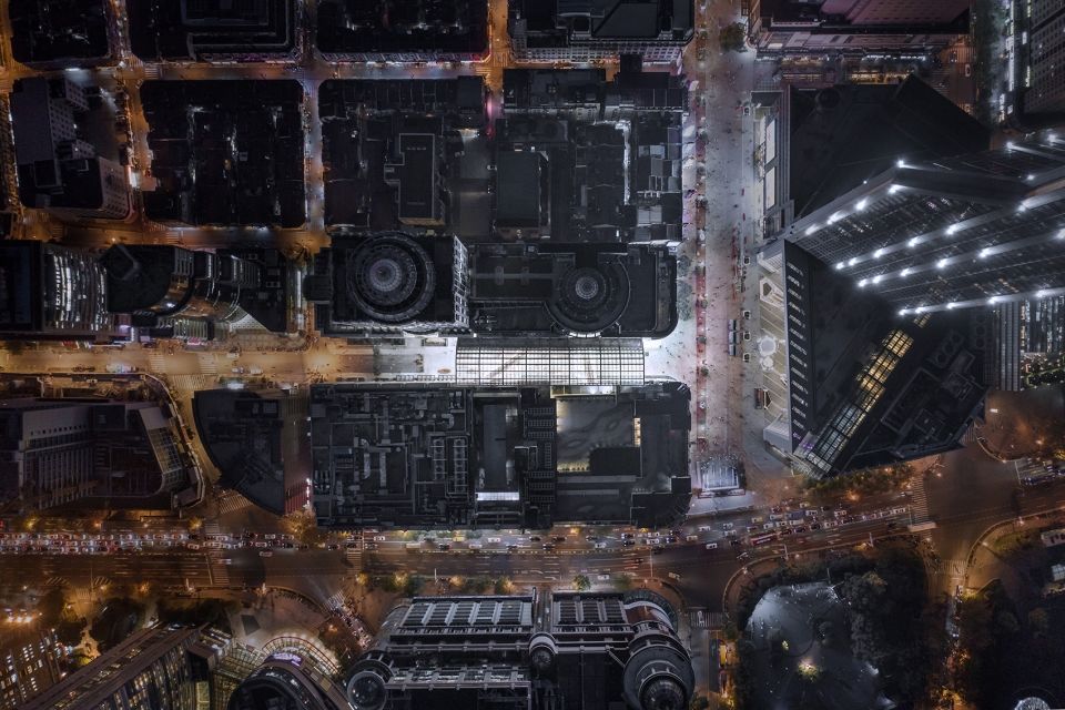 上海第一百货商业中心 | 六合路商业街的悬臂式挑棚设计