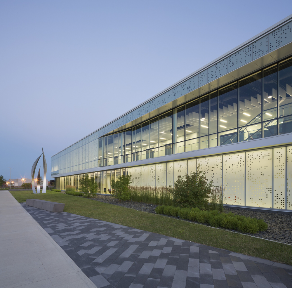 CCM2 Architectes 打造现代展厅设计，展现加拿大 Drummondville 的前卫魅力