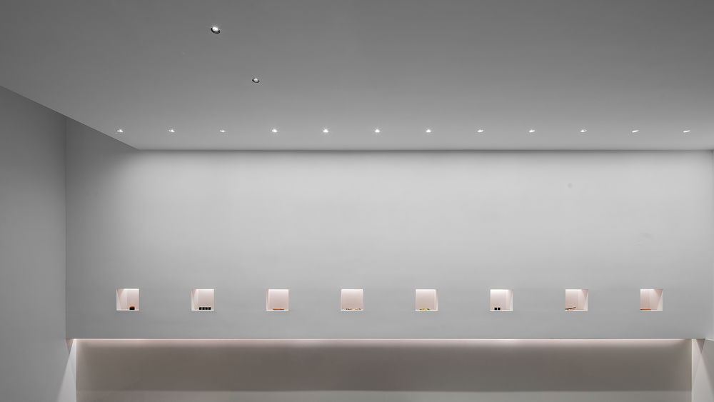 埂上设计 | 中山石客展厅：当代艺术谱写灯光价值