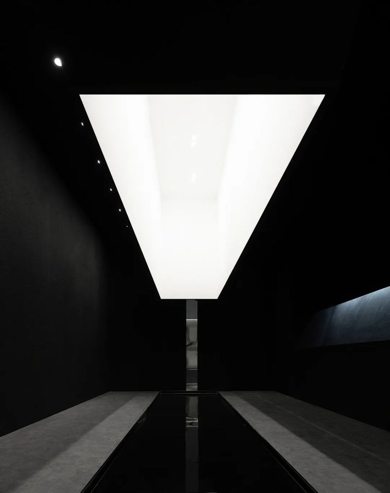 中山石客展厅 | 当代艺术谱写灯光价值