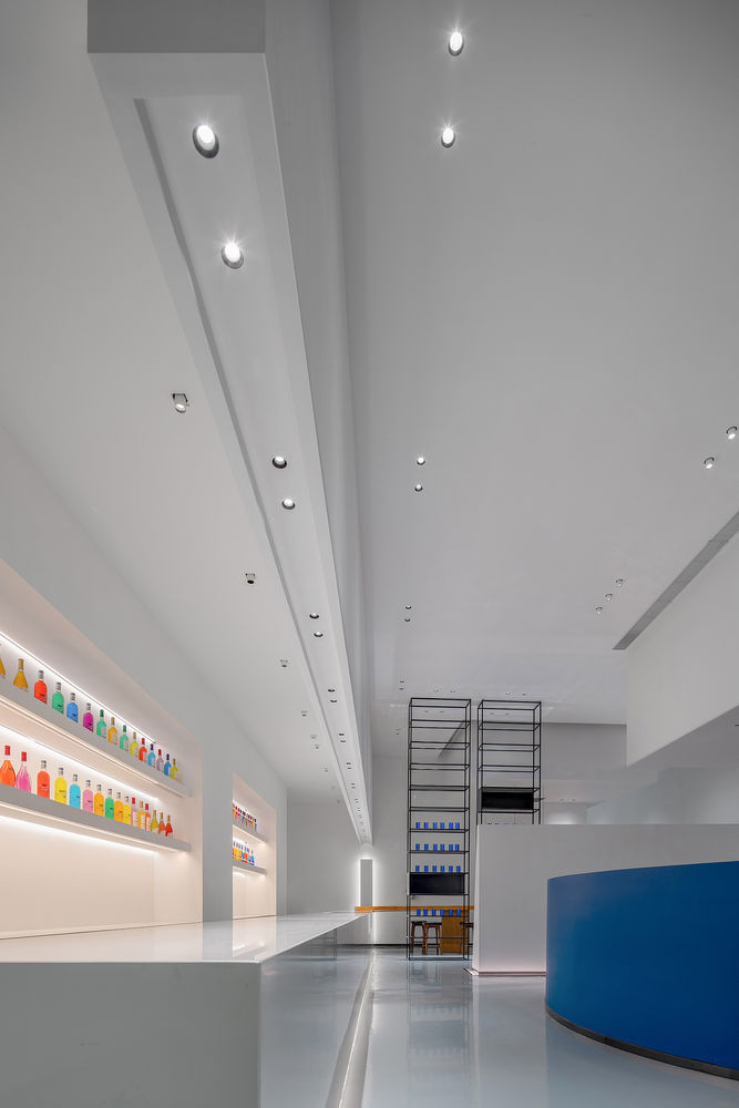 埂上设计 | 中山石客展厅：当代艺术谱写灯光价值