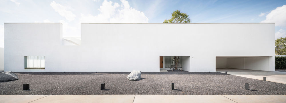 泰国别墅设计，House Between the Wall