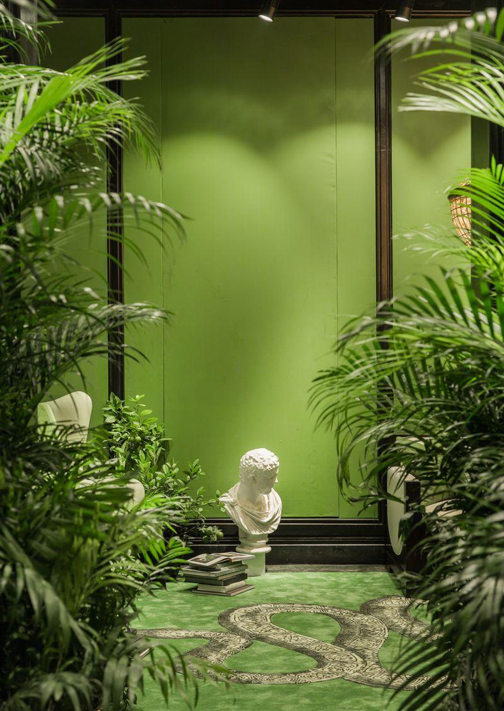 2016 东莞名家具展图迈展厅 | 绿色异形空间，高端定制家具