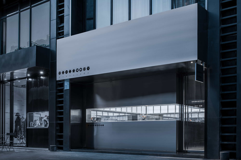 北京 dresscode 花店 | 60m²空间里的千面花殿