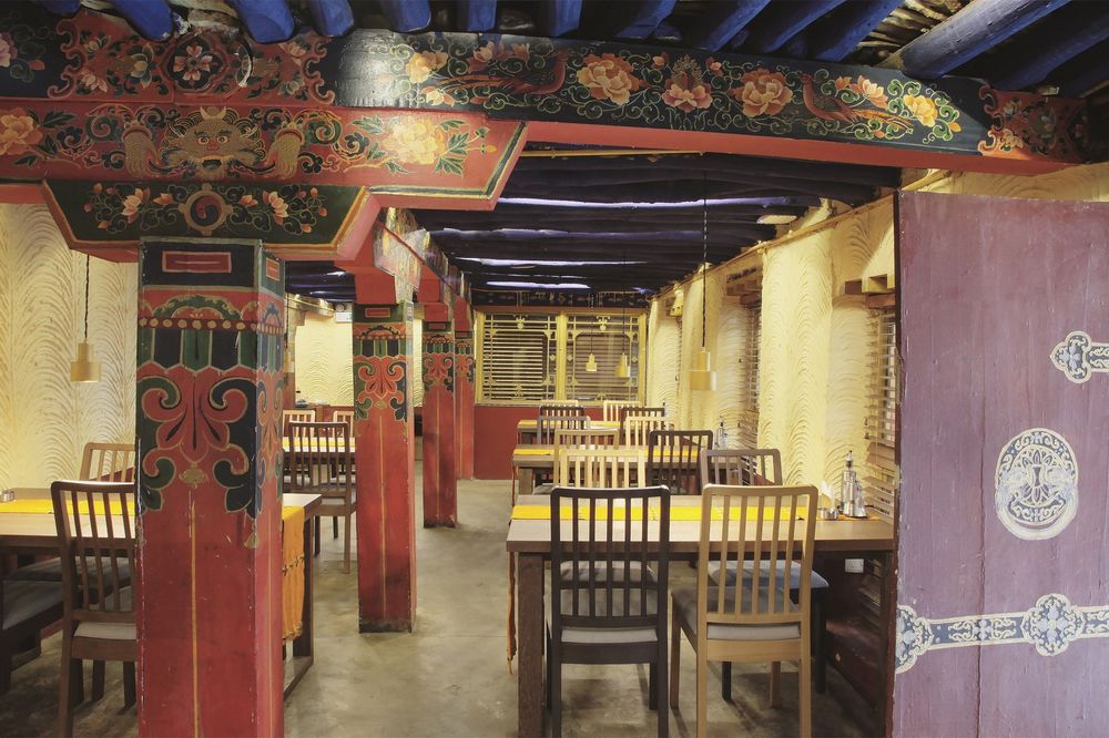 赤江拉让精品酒店——现代简约与自然融合的典范