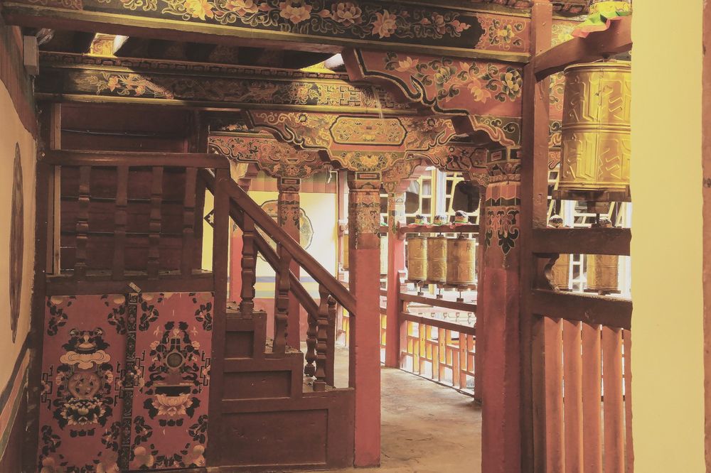 赤江拉让精品酒店——现代简约与自然融合的典范