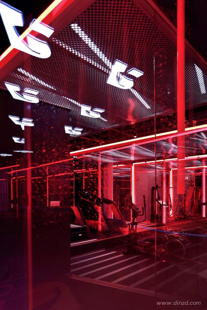 上海 R FITNESS 健身工作室 | 红黑空间中的光与力量