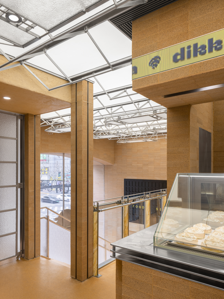 Dikka Bakery 概念店 | 构成感的叠加与光线的完美结合