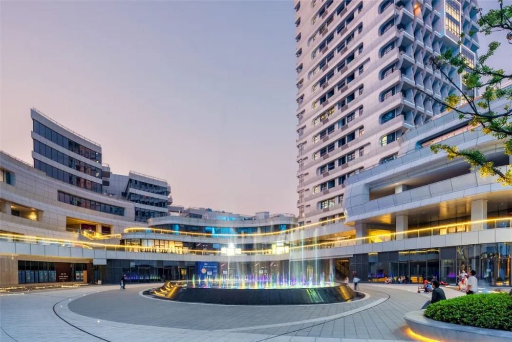 郑州瀚海·海尚广场 | 液态建筑理念，革新都市街市生活