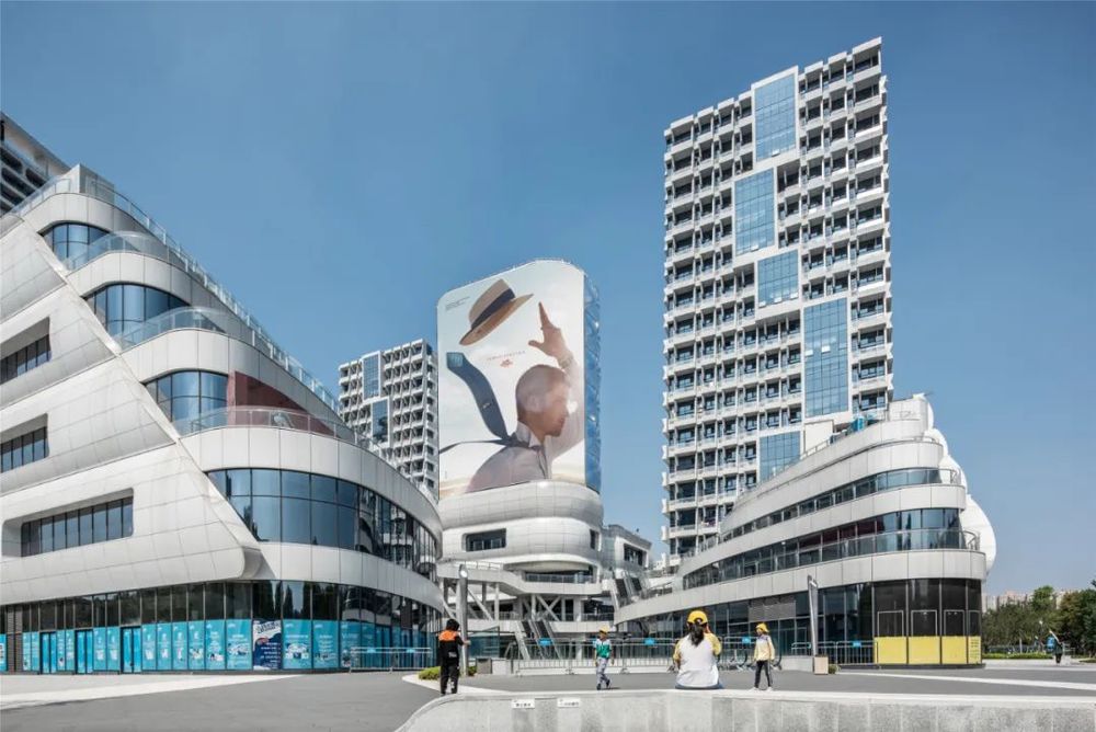 郑州瀚海·海尚广场 | 液态建筑理念，革新都市街市生活