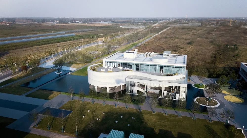 双鹤湖示范区——全生命周期建筑设计，实现售楼处功能转换
