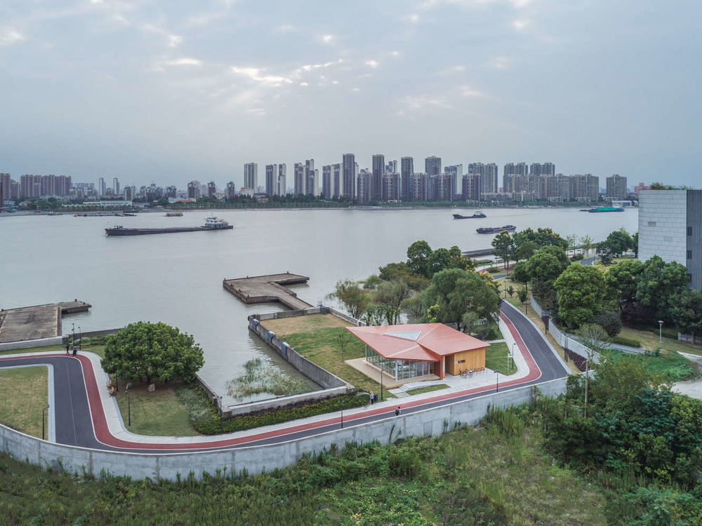 上海东岸“江景服务驿站”