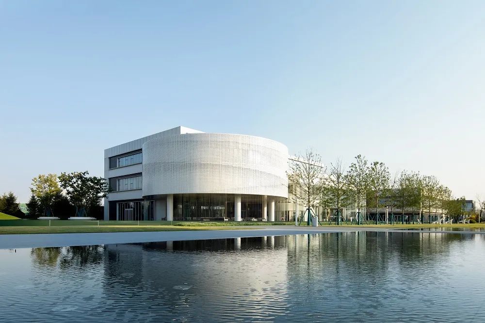 双鹤湖示范区——全生命周期建筑设计，实现售楼处功能转换
