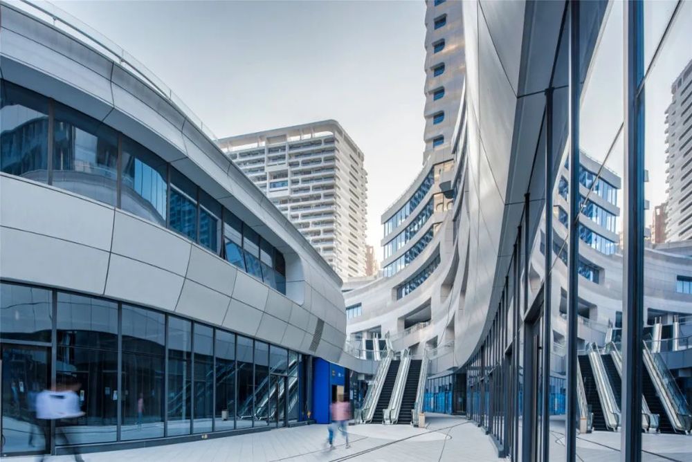 郑州瀚海·海尚广场 | 液态建筑理念，革新都市街市生活