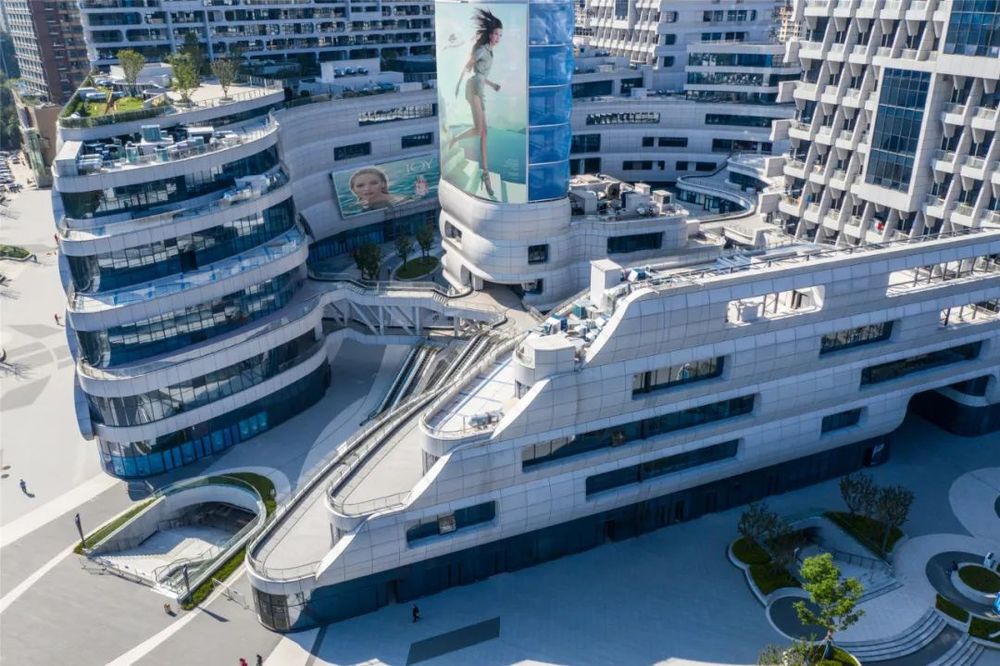 郑州瀚海·海尚广场 | 液态建筑理念，革新都市街市生活