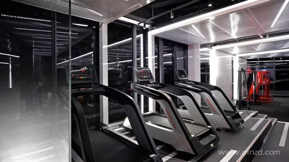 上海 R FITNESS 健身工作室 | 红黑空间中的光与力量