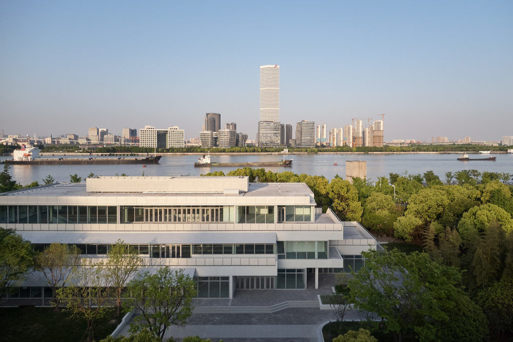 上海徐汇滨江西岸办公楼改造 | 合尘建筑打造现代办公空间