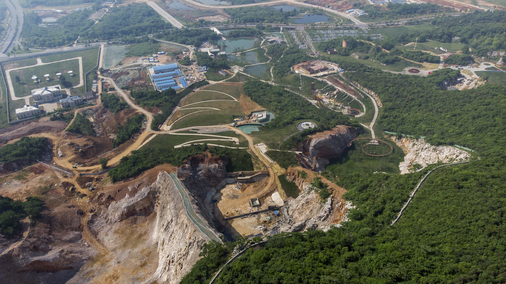 南京汤山矿坑公园——工业废弃地变身生态旅游胜地