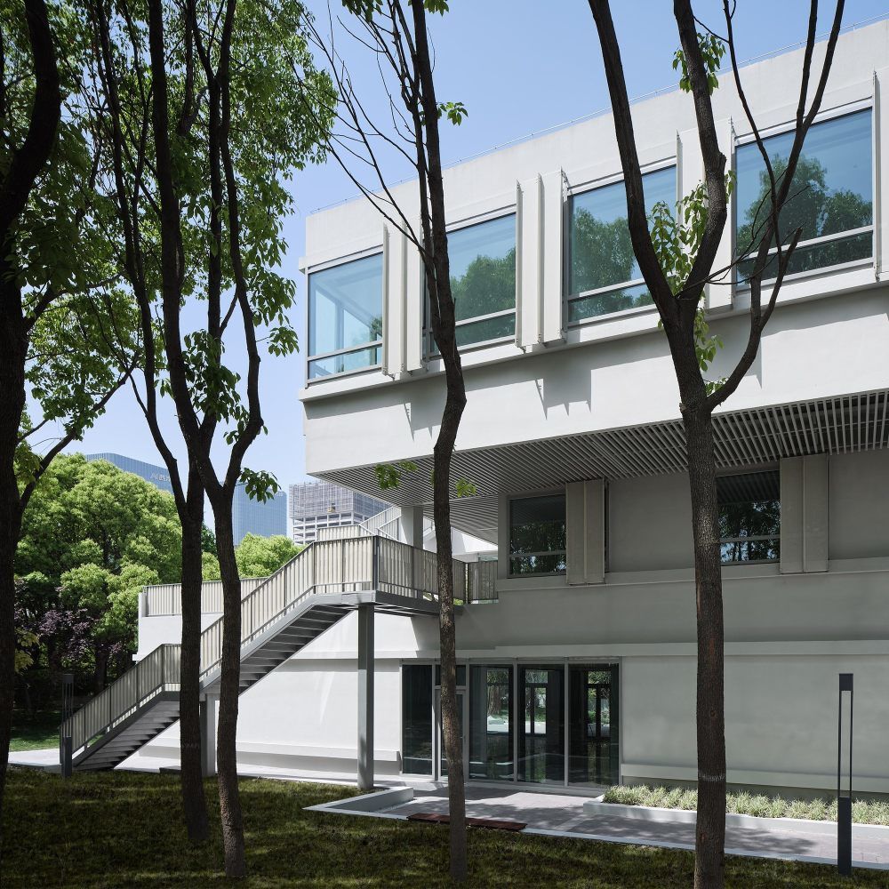 上海徐汇滨江西岸办公楼改造 | 合尘建筑打造现代办公空间