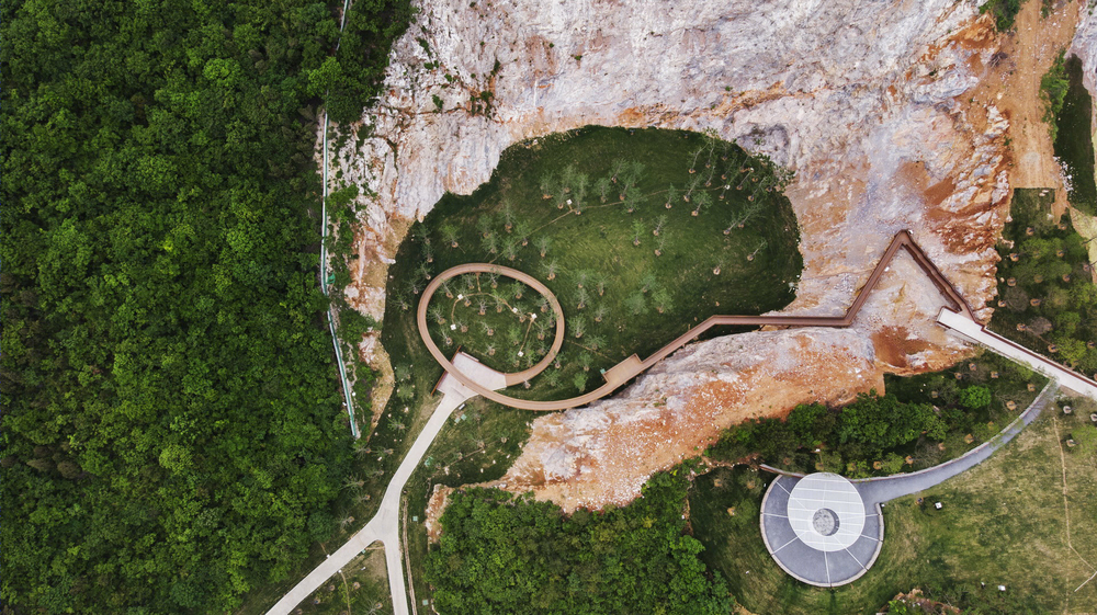 南京汤山矿坑公园——工业废弃地变身生态旅游胜地