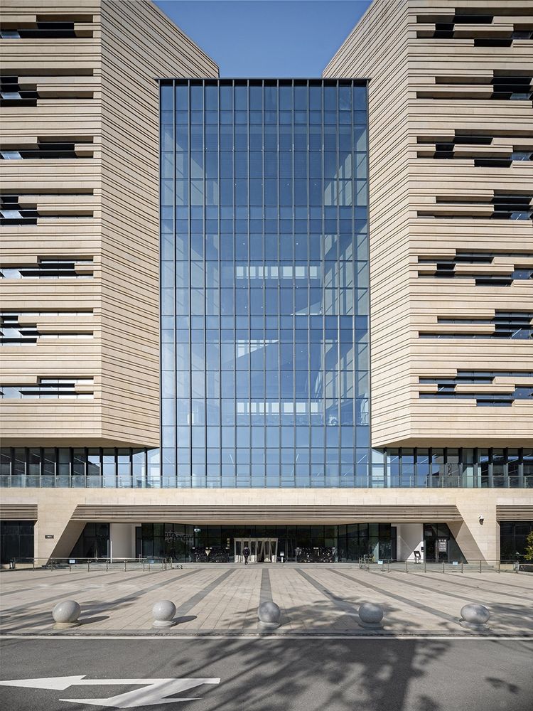 地质大学图书馆 | 未来城校区的地标性容器