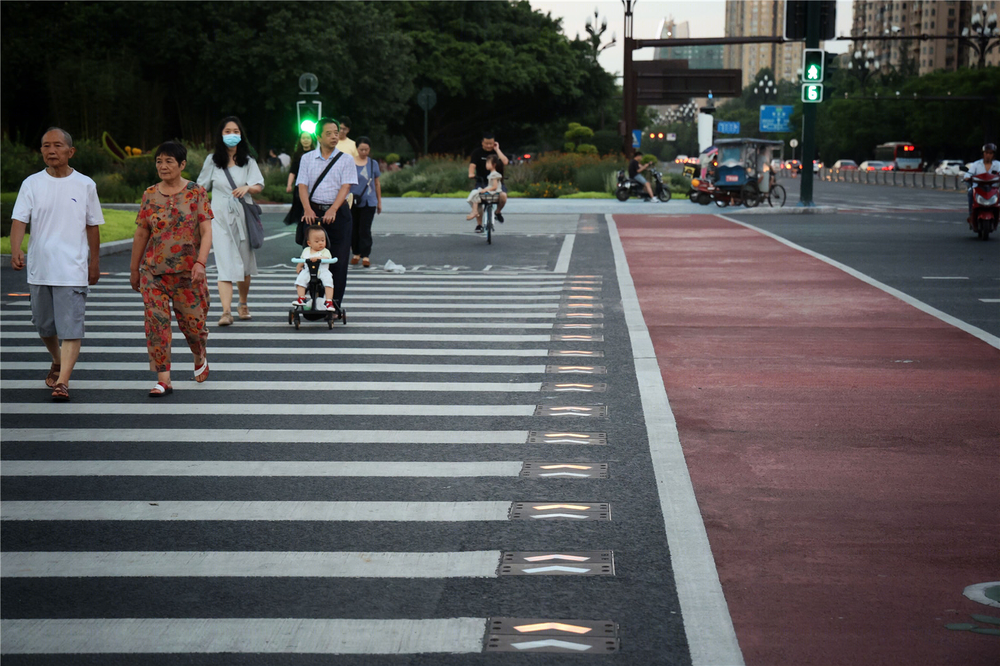 成都蜀龙大道公园 | 公园城市街道一体化设计的典范