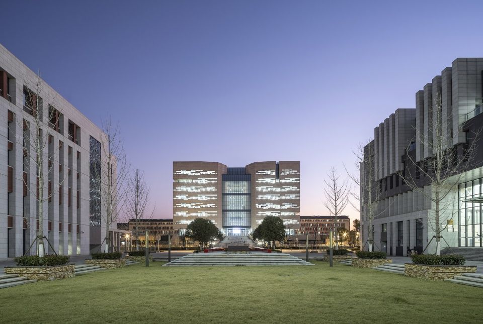 地质大学图书馆 | 未来城校区的地标性容器
