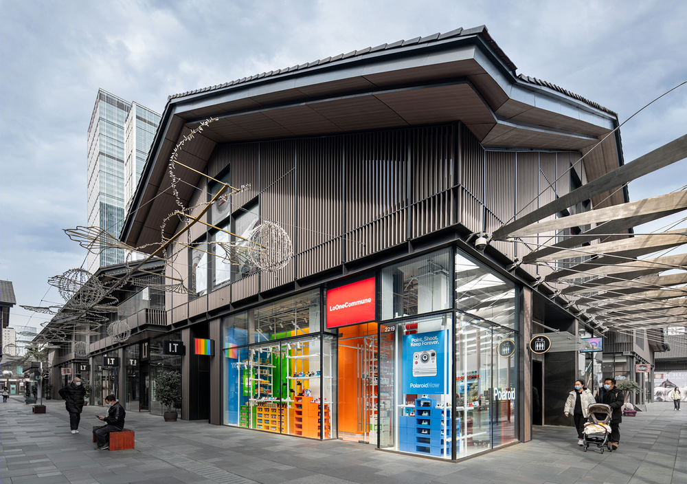 成都远洋太古里宝丽来快闪店 | 彩色光谱下的空间魔法