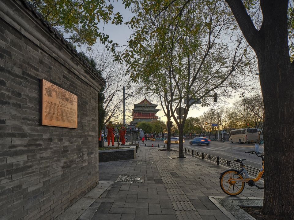 鼓楼西大街三年复兴计划 | 北京老城斜街的文化新生