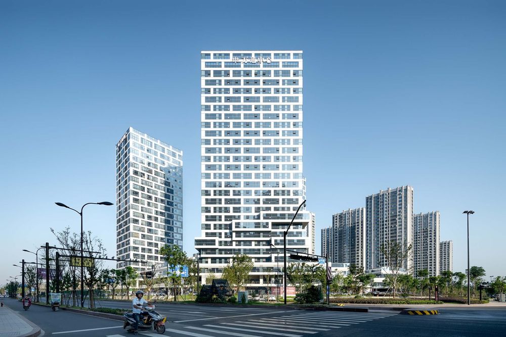 万通中心-- 融合办公、居住与商业的活力综合体