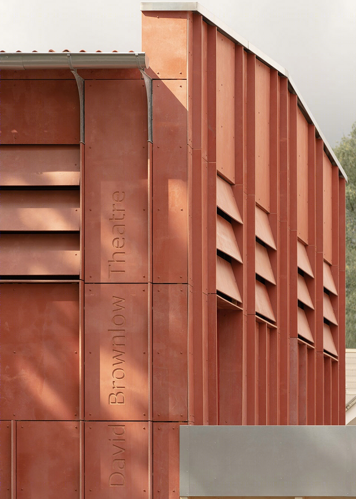 英国校园剧场“David Brownlow Theatre”设计亮点解读
