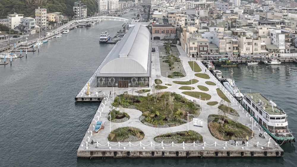 台湾高雄农产品展销中心 | 重塑百年渔港的透明建筑魅力