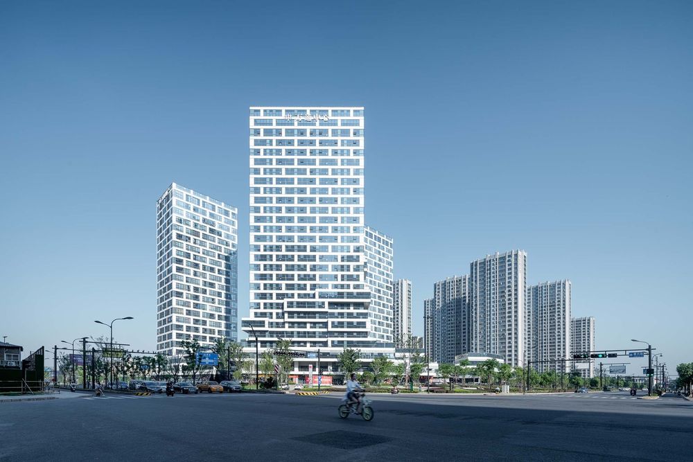 万通中心-- 融合办公、居住与商业的活力综合体