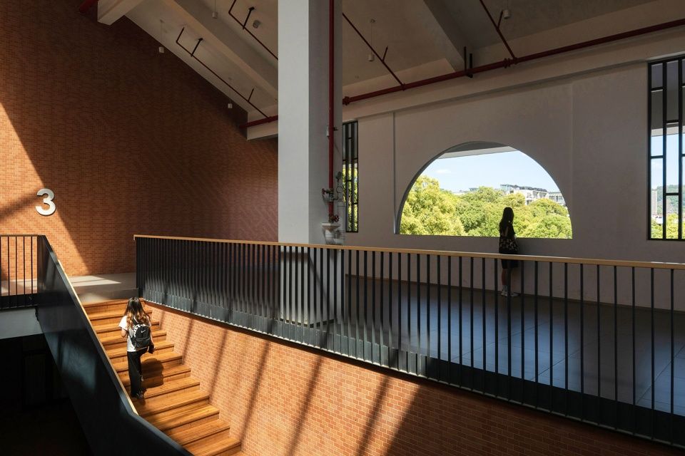 四川国际标榜职业学院 | 人文关怀与环境共生的现代教育建筑典范