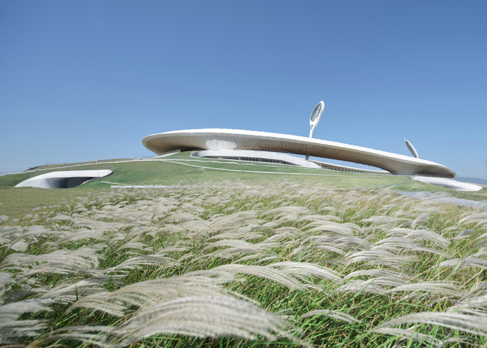 马岩松MAD设计衢州体育公园 融入自然景观的覆土建筑群