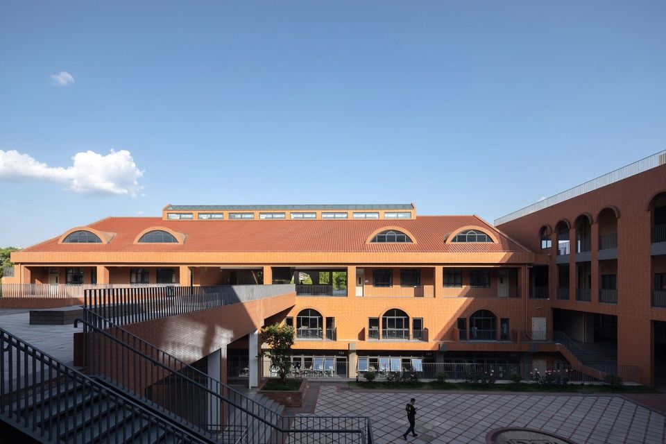 四川国际标榜职业学院 | 人文关怀与环境共生的现代教育建筑典范