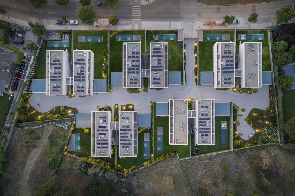 马德里 Valcotos 住宅综合体 | 体块游戏与线性公园的融合