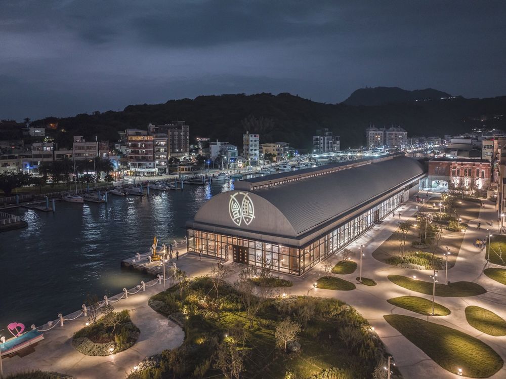台湾高雄农产品展销中心 | 重塑百年渔港的透明建筑魅力