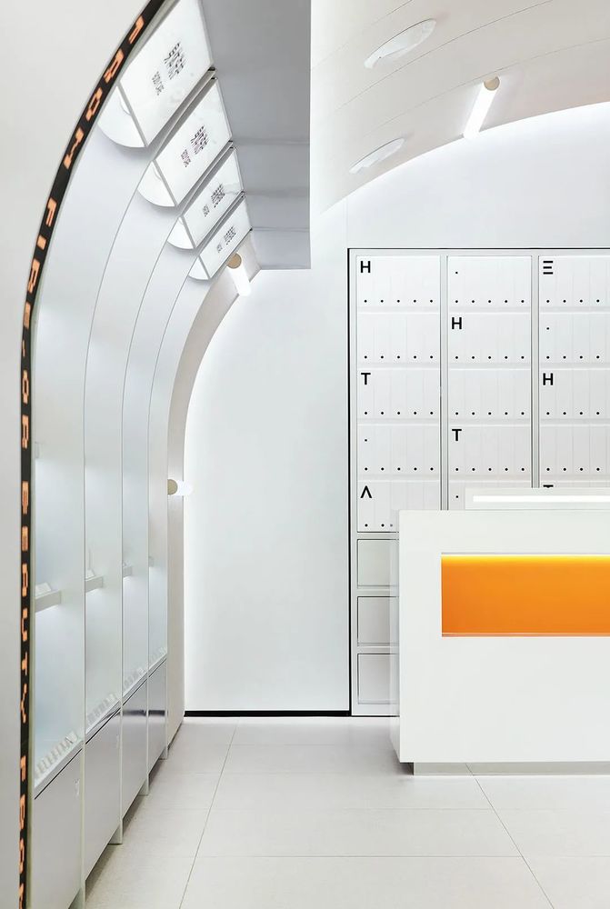 喜燃南京体验店 | 情报局主题的室内空间设计