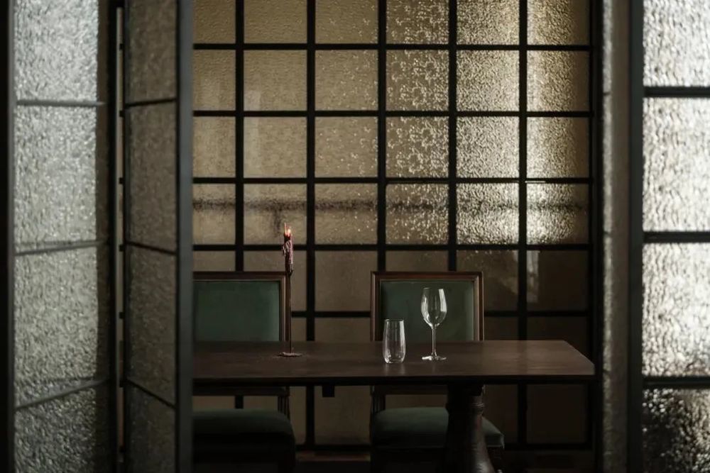 奥斯汀花园餐厅，百年历史建筑的现代重生