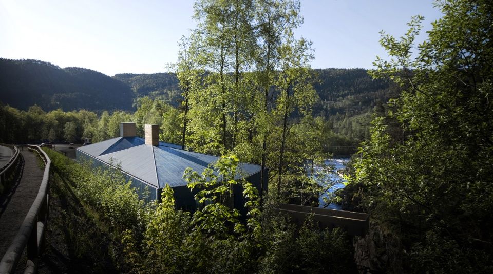 挪威 Kvåsfossen 游客中心 | 悬崖边的现代传统交融