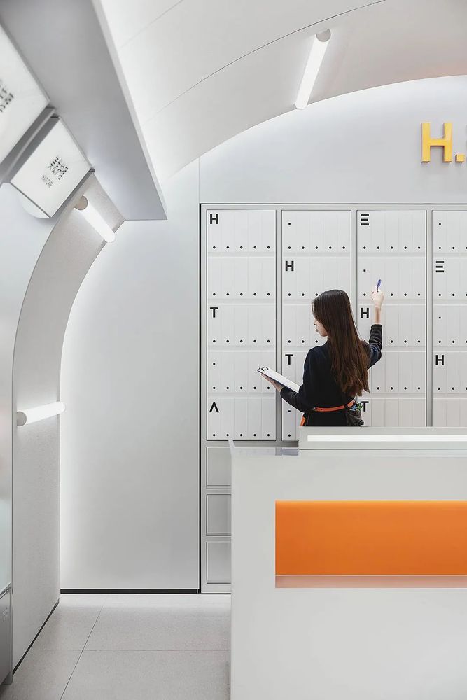 喜燃南京体验店 | 情报局主题的室内空间设计