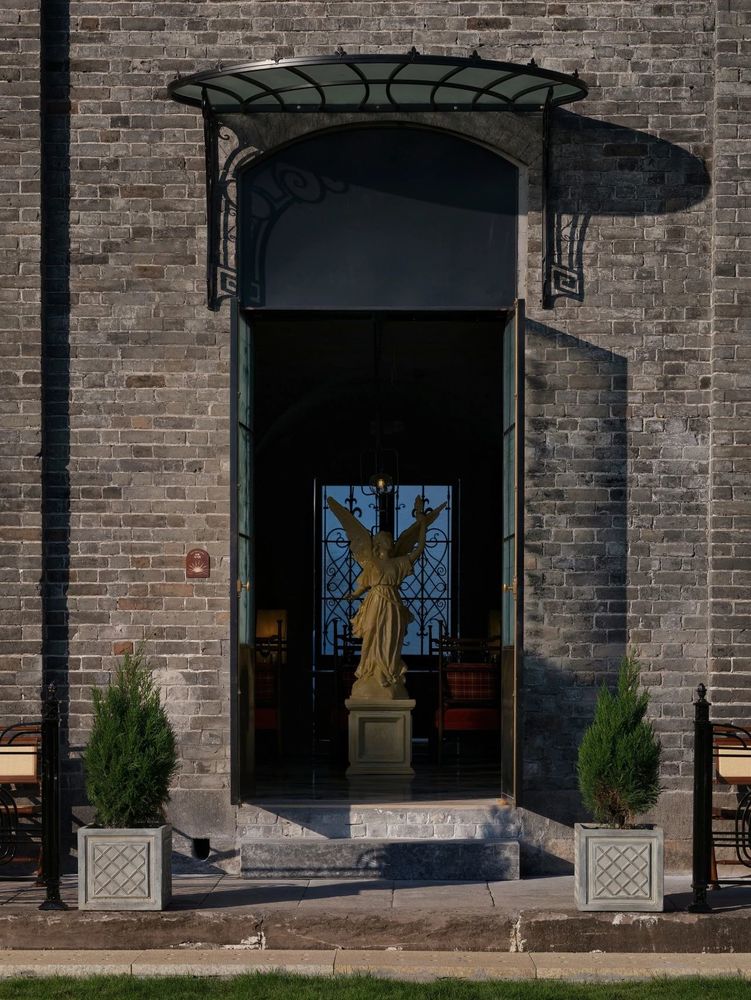 奥斯汀花园餐厅，百年历史建筑的现代重生