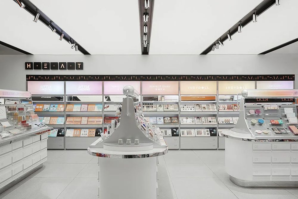 喜燃南京体验店 | 情报局主题的室内空间设计