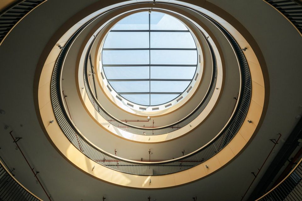 四川国际标榜职业学院 | 人文关怀与环境共生的现代教育建筑典范