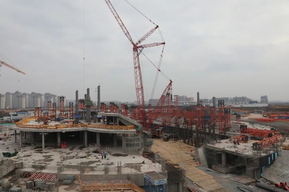马岩松MAD设计衢州体育公园 融入自然景观的覆土建筑群