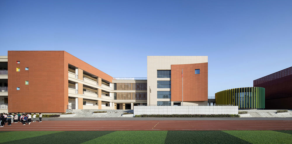 错落有致的空间设计 | 铜陵市西湖新区中学及小学