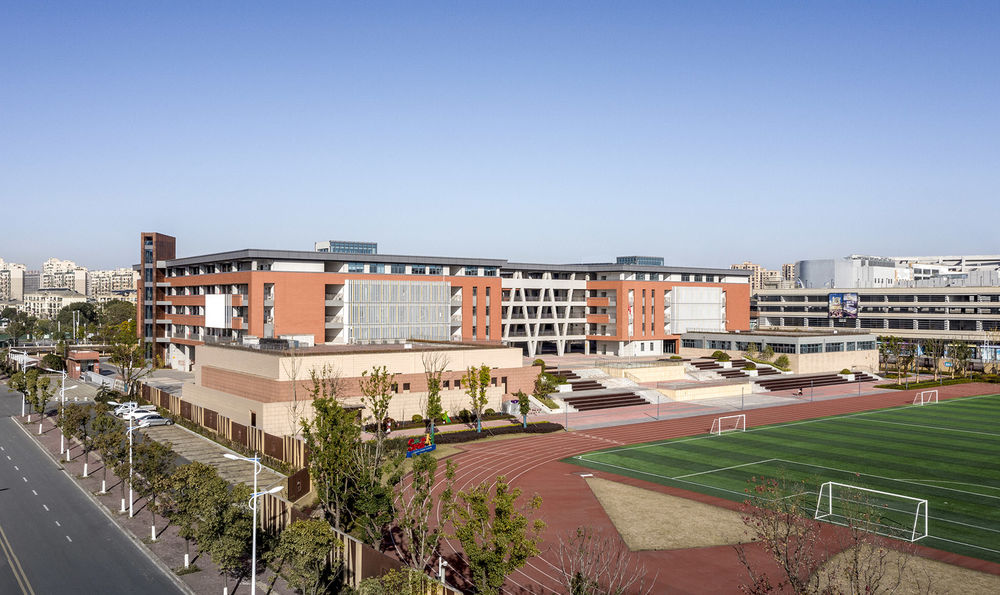错落有致的空间设计 | 铜陵市西湖新区中学及小学