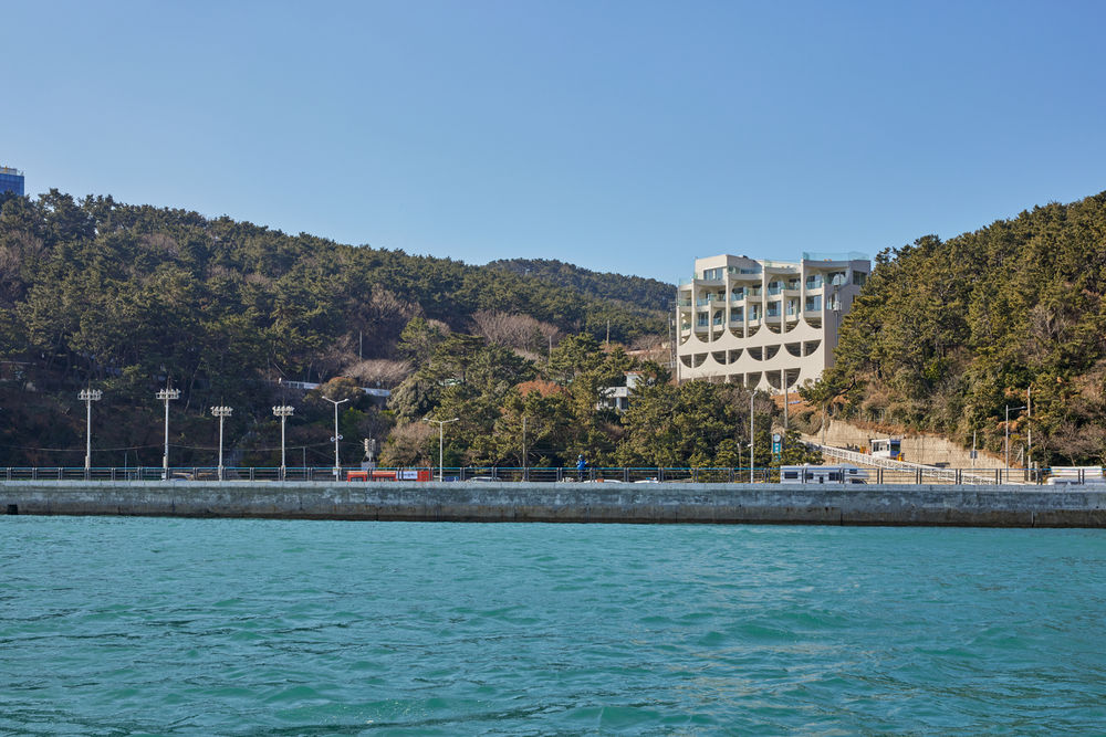 Sense of the Sea Café | 韩国 Busan 海岸半圆形建筑设计