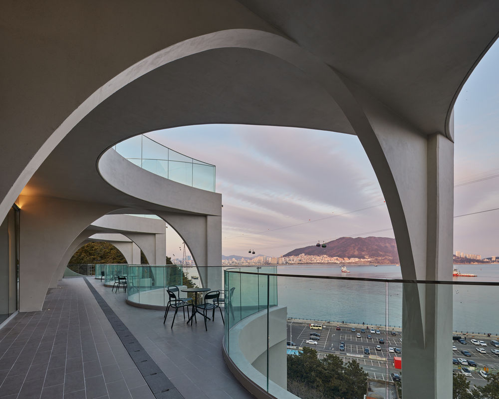 Sense of the Sea Café | 韩国 Busan 海岸半圆形建筑设计